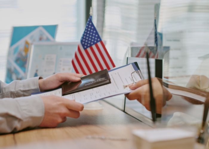 Kiểm tra hạn của hộ chiếu khi xin visa