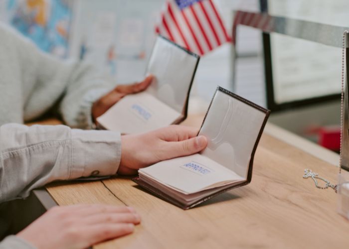 Chính sách visa Mỹ mới nhất - Tiêu chuẩn gia hạn thị thực B1/B2 qua bưu điện