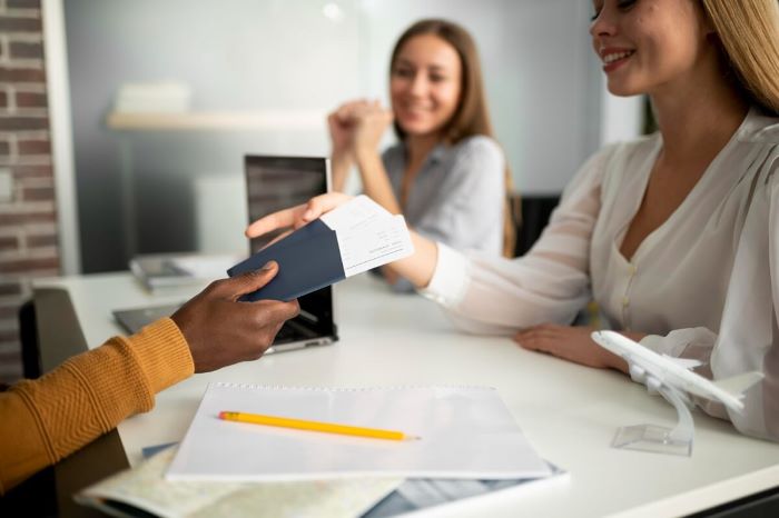 Xin visa và nộp phí visa Anh tại Đại sứ quán Anh 