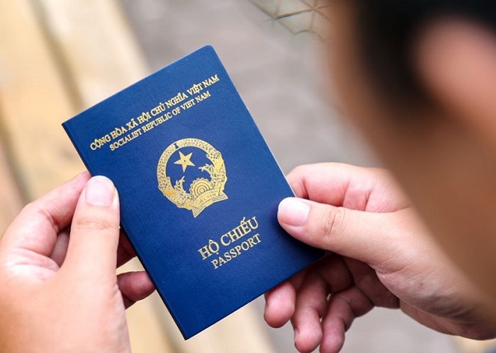 Hộ chiếu trắng khả năng rớt visa Pháp rất cao - Ảnh: https://visadulich.com.vn