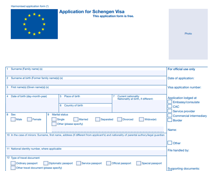 Đơn mẫu xin visa Hungary yêu cầu khai thông tin chính xác, rõ ràng